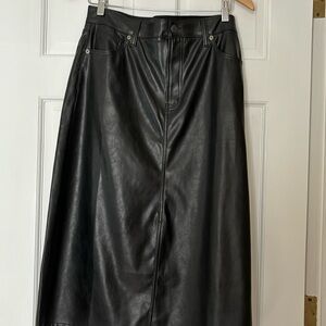 Gap faux leather black skirt.  Size 32/14 R